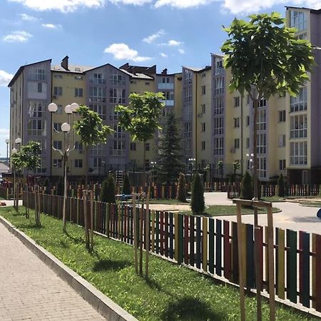 Новые Апартаменты В Жк Барский Yakushintsy Exteriör bild